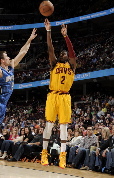 此消彼长！快船逆转尼克斯反超勇士，哈登29+6+6单节16分