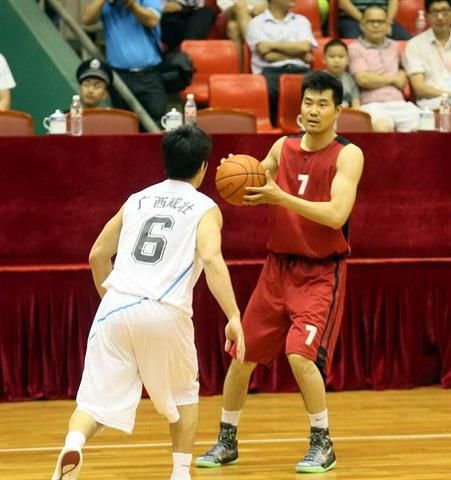 田中将大遭二局爆炮退场 齐藤明雄狠批：缺乏高低配球、变化球过多｜日职