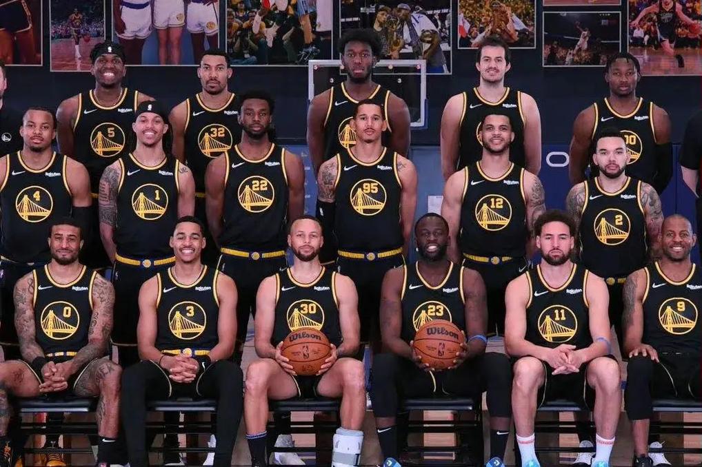 开云体育资讯 太可惜了 慢动作都不知道因卡怎么就自己把自己绊