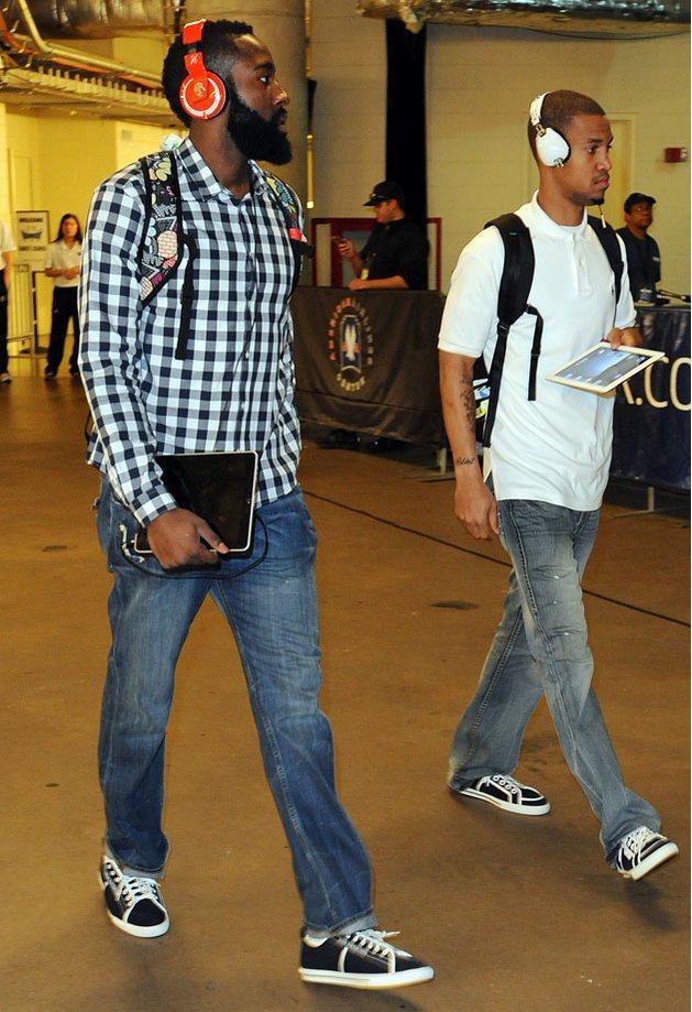 德罗西取热那亚生涯首胜，率队时隔239天再次意甲主场赢球