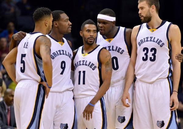 英超战报：曼联客场战胜埃弗顿,