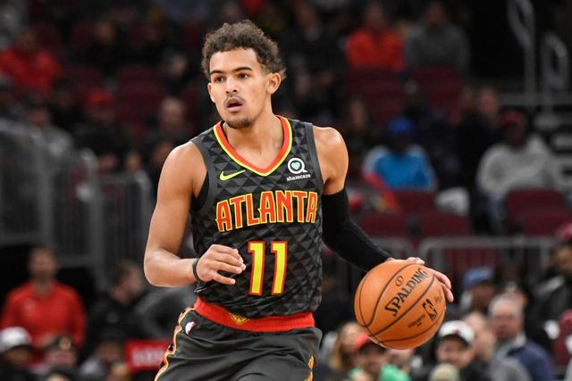 为什么外野手回传本垒时必须精准预判球的“弹跳高度”